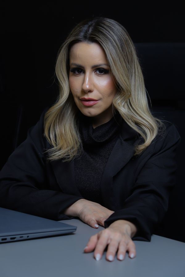 Ana Mascarenhas, retrato em preto e branco